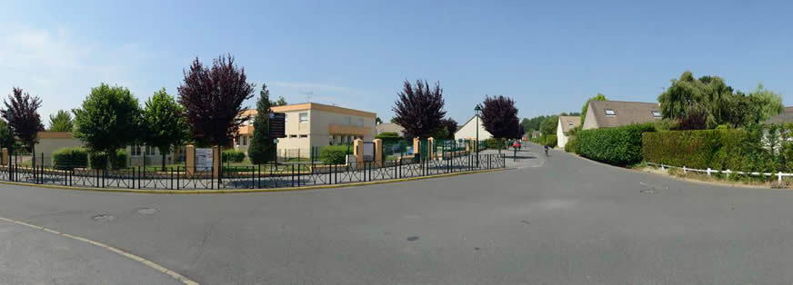 Baillet-en-France, place sortie d’école